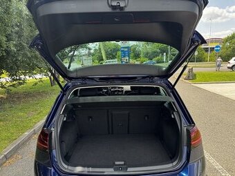 Volkswagen Golf 1.4 TSI 92kw, Nehavarováno, Virtual, Výbava - 19