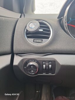 Chevrolet Cruze Combi - 19