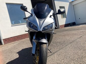 Honda CBR 1000 RR Fireblade 998 ccm 131 kW - 19