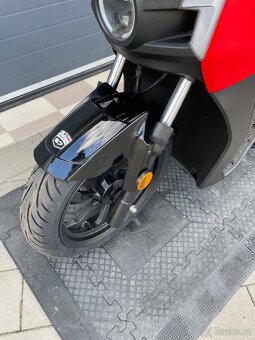 Elekroskútr Seat MÓ 125 rok 2021 řidičák B jako na auto - 19