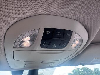 Chrysler Pacifica 3,6 Limited DVD 360 čočka 2017 DPH - 19