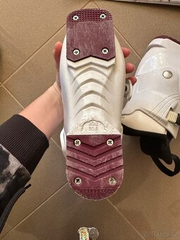 Dívčí lyže 90 cm + bílé přeskáče Atomic vel. 20 - 19