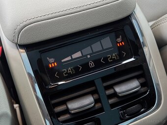 Volvo XC60 B4 mHEV Inscription AWD, Plna vybava, Masaz, Pano - 19