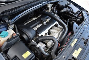 Volvo XC70 2.5 T AWD A/T CROSS COUNTRY,DKLIMA,KŮŽE,XENONY,AL - 19