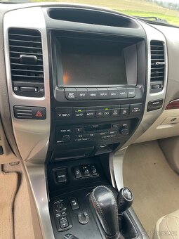 Toyota Land Cruiser 120 - 19