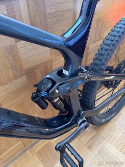 Trek Slash 9.8 XT XL Full Carbon 2022 Model TOP STAV - 19