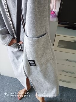 Dlouhá mikina zn."NEW COLLECTION" vel."XXL" - 19