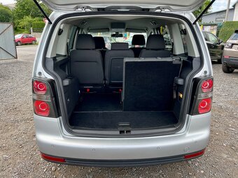 VW Touran 1.4 TSI 103kW 7 míst,Servis,Navi - 19