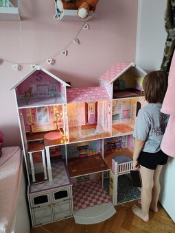 Velky dum pro barbie/panenky+vybava a panenky - 19