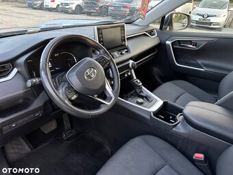 Toyota RAV 4  Rok výroby: září 2022  Stav tachometru: 80 000 - 19