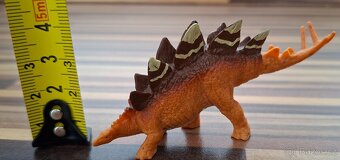 17 figurek dinosaurů - 19