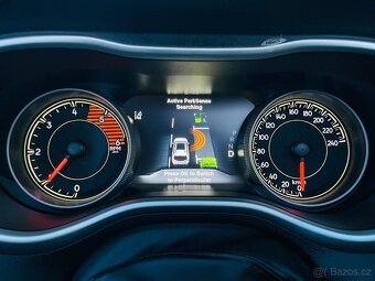 Jeep Cherokee 2.2M-JET 4x4 AUTOMAT LED VYHŘEV SERVISKA TAŽNÉ - 19