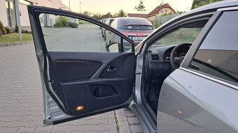Toyota Avensis Kombi ADT270 - 19