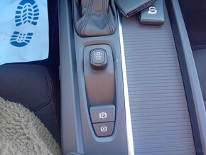 Volvo V60 D3 Momentum AUT DPH  111000km - 19