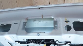 MERCEDES ML W164 – DVEŘE KUFRU BÍLÉ - 19