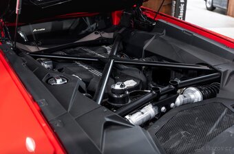 Lamborghini Aventador LP700-4 z roku 2013 - 19