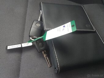 VW CADDY 2,0 TDi,KLIMA,ESP,ABS,ČR,SERVISKA - 19