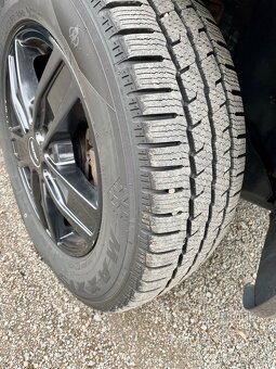 VW Multivan,T5, 2.0 TDI-103 KW, r.v.2011,7míst,Webasto. - 19