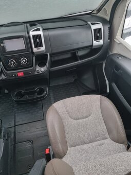 Obytné auto Adria Matrix 670 SL (2019 / 2020) - 19