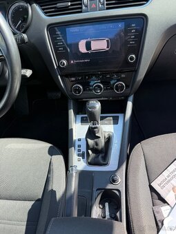 Octavia 1,6tdi 85kw dsg pano TOP - 19