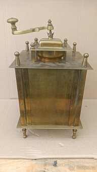 Obrovsky velmi starý mlynek na kavu ZAK. CHRANĚNO - 19