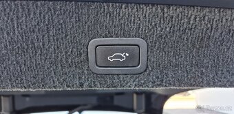 VOLVO XC70 2.4D 133KW 5 VÁLEC 1 MAJITEL AUTOMAT 4x4 XENON - 19