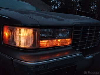 Cadillac Fleetwood Brougham sleva - 19