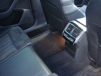 Škoda Superb 2.0tdi 110kw Elegance 2015 142tkm manual - 19