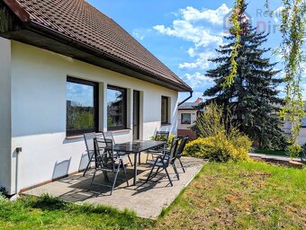 Prostorný rodinný dům 5+1 se zahradou, terasou a bazénem – D - 19