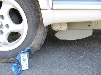 Prodám karavan Adria 462 DP,r.v.2002 + mover + předstan. - 19