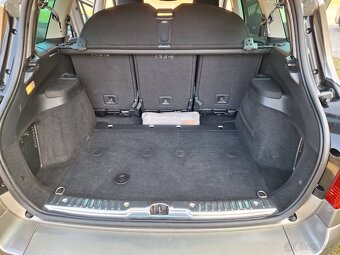 Peugeot 308 SW 7místné - 19