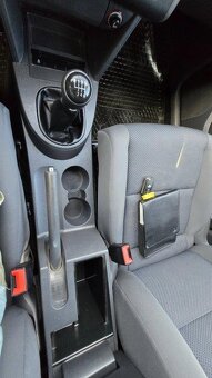 VOLKSWAGEN TOURAN 1.2TSI TRENDLINE 7MÍSTNÝ - 19