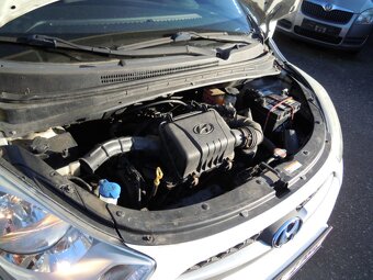 Hyundai i10 1.1i 68koní r.v.10/2011 vč. DPH - 19