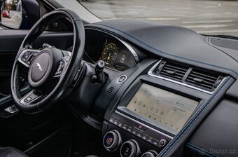 Jaguar E-Pace 2.0 R-Dynamic SE AWD A9 132kW - 19