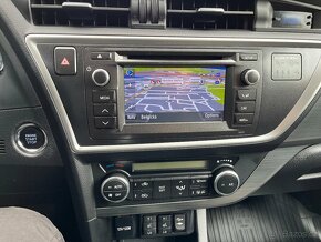 Toyota Auris 1,6 ValveMatic /1.maj./ ČR / - 19