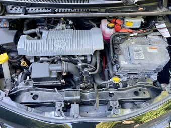 TOYOTA YARIS 1.5,rv 2012 55kW Hybrid AUTOMAT - 19