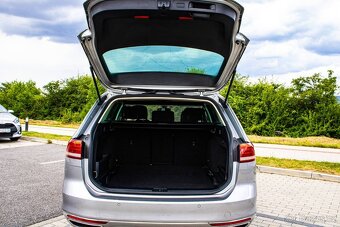 Volkswagen Passat Variant 2.0 TDI 190k 2018 TOP STAV - 19