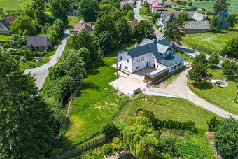 Prodej mezonetového bytu 133 m² s terasou a zahradou - 19