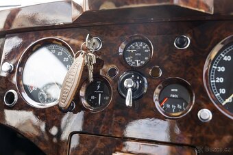 Jaguar XK120 Coupe - 19