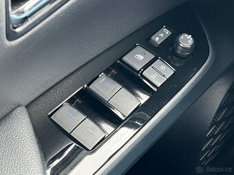 Toyota PRIUS 1.8i Hybrid Led kamera model 2021 - 21%DPH - 19