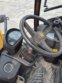 JCB TM 220 4X4 čelní nakladač s teleskopem - 19