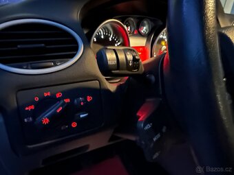 Focus Kombi 1,6 Duratec 16V 100k  Servis FORD - 19