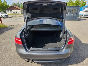 JAGUAR XE 2017 2.0D 132kW,VÝHŘEVY,NAVI,TEMPOMAT,SERVISKA - 19