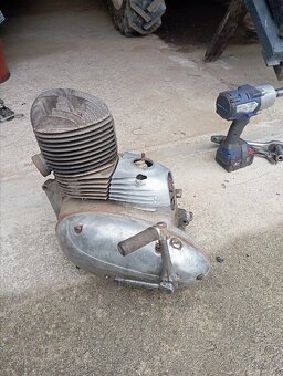 Jawa 250 pérák komunista díly - 19