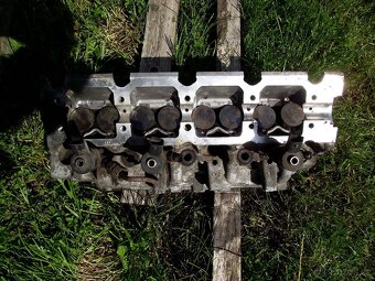 Renault Scénic , Mégane různé díly na motor. - 19