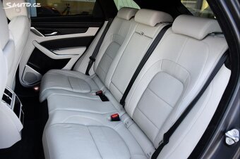 Jaguar F-PACE D200 R-DYNAMIC SE BLACK ZÁRUKA 04/2028 DPH - 19