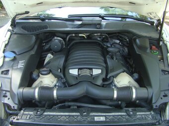 Porsche Cayenne 4.8i V8 ČR - 19