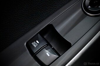 Hyundai i30 1.4i 16v 73kW      66 000 km - 19