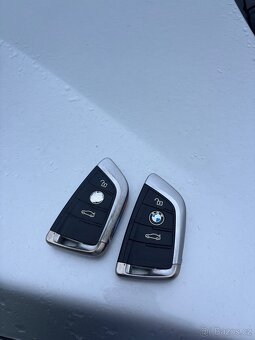 BMW X5 X drive 2.0 - 19