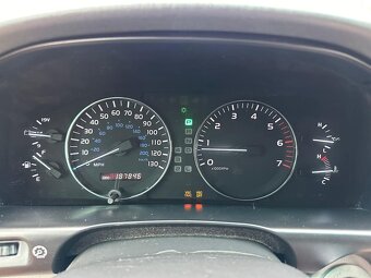 LEXUS LX470 - 19
